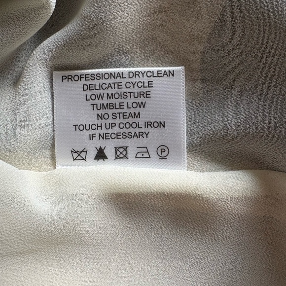 Tory Burch Gray and Cream Graphic Blouse with Peter Pan Collar Size 4 - Picture 7 of 7